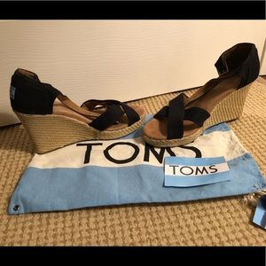 Women’s Toms wedges. Size 10